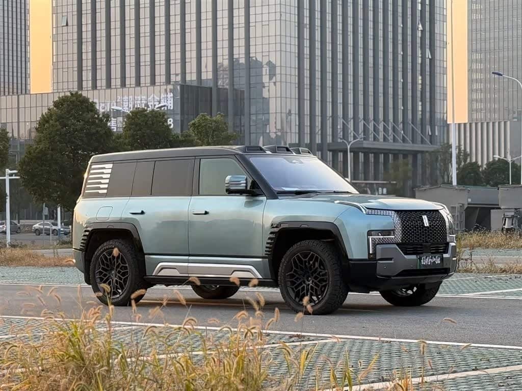 2023 Yangwang U8 Blue, 60,000 km, China export – photo 1