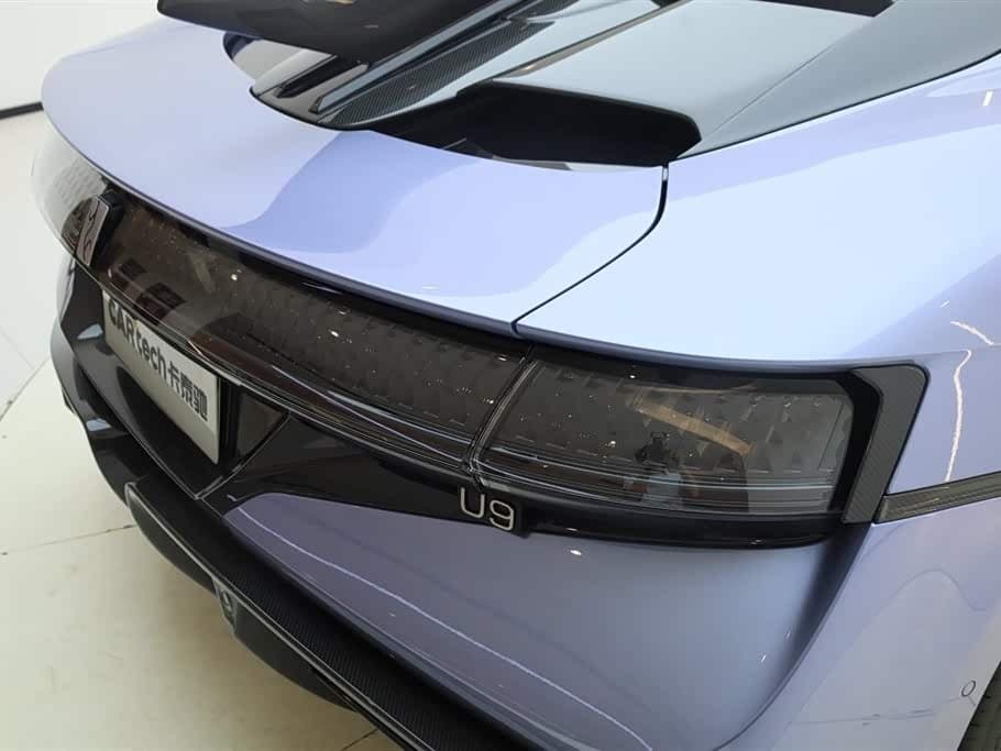 2024 Yangwang U9 رمادي فضي, 1,000 km, China export – photo 11