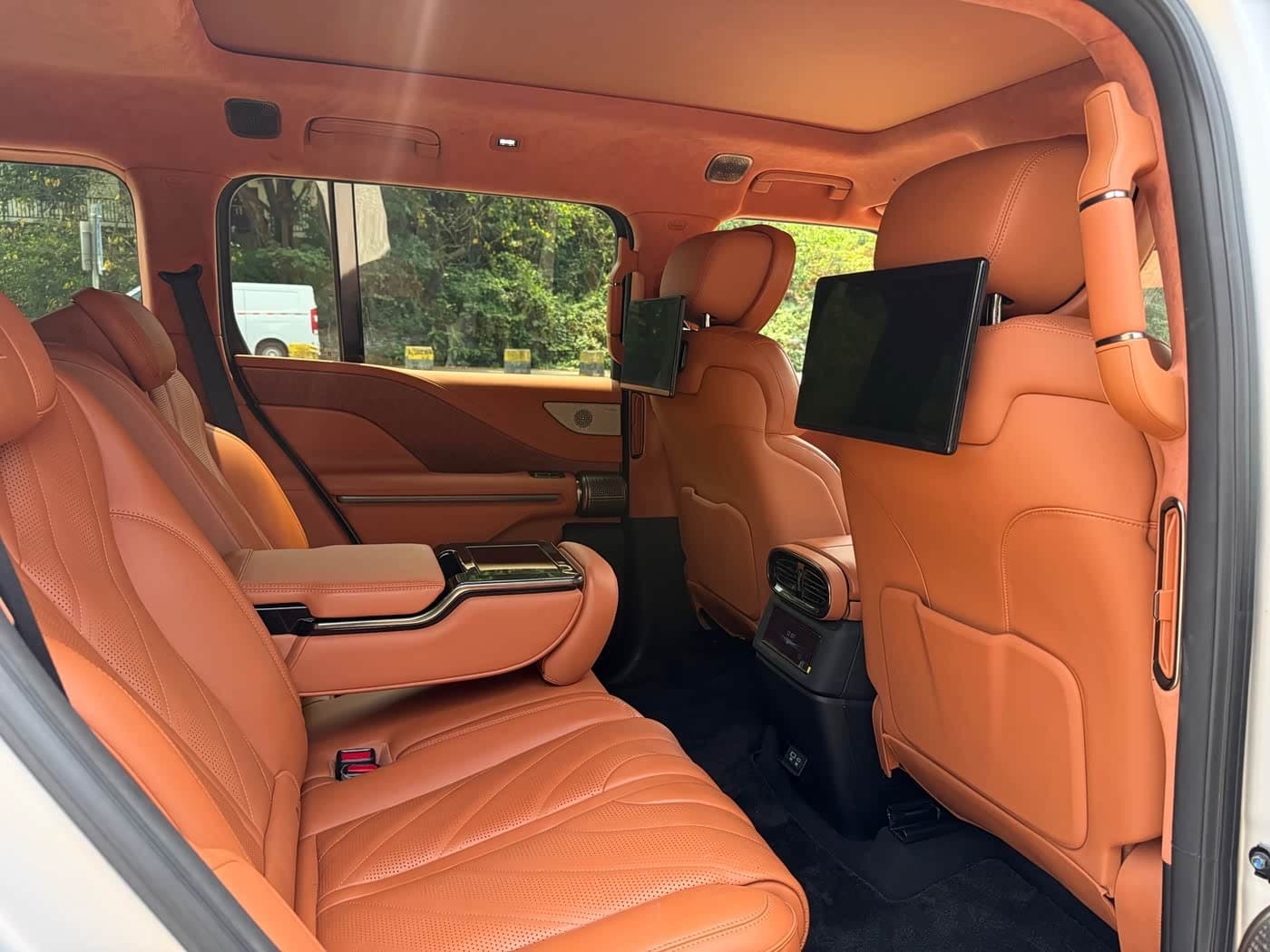 2023 Yangwang U8 Black, 30,000 km, China export – photo 6