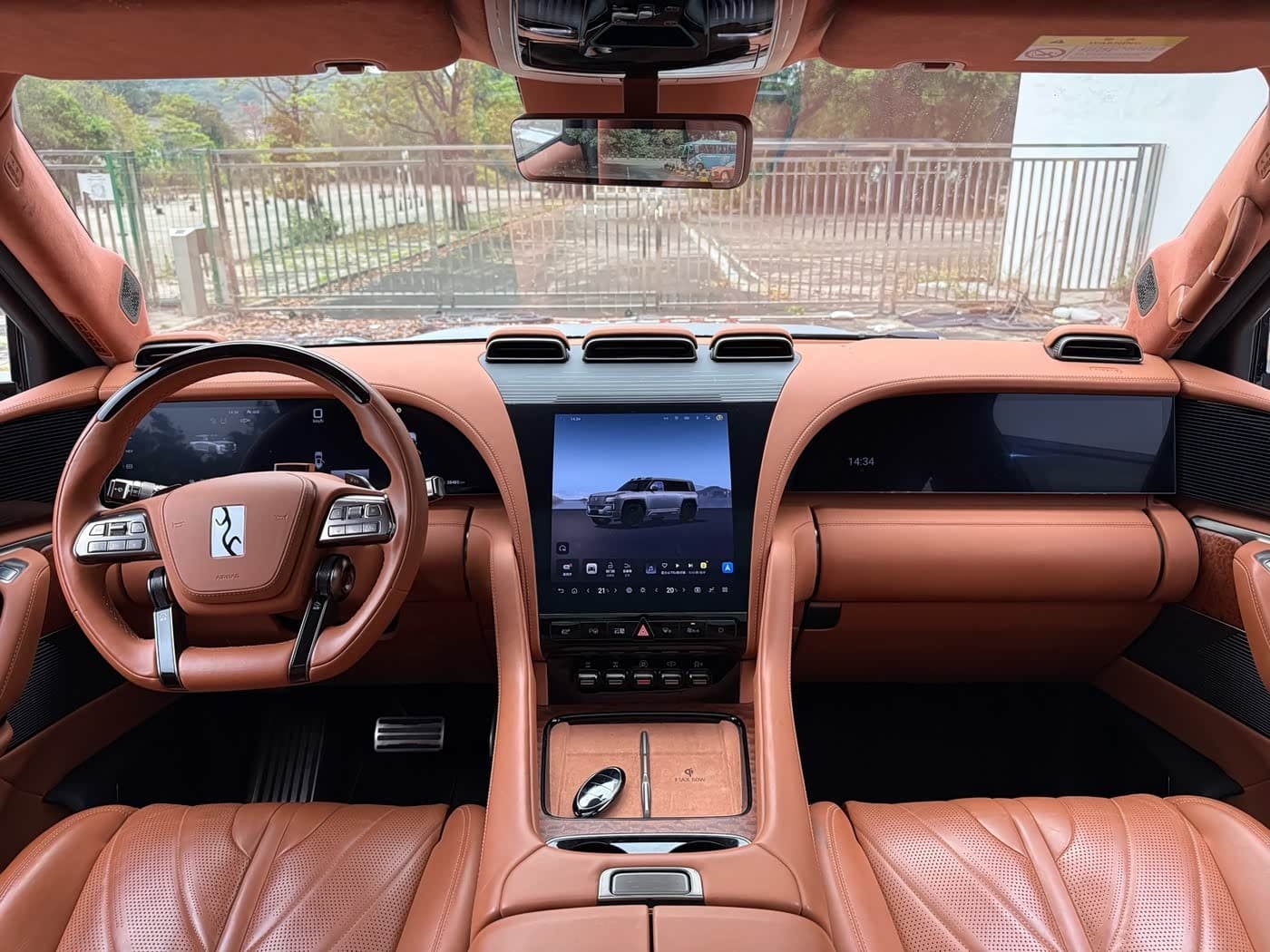 2023 Yangwang U8 Black, 30,000 km, China export – photo 11