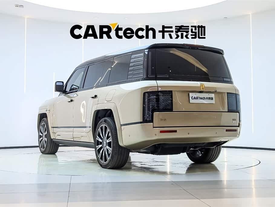 2025 Yangwang U8 L Champagne, 6,600 km, China export – photo 8