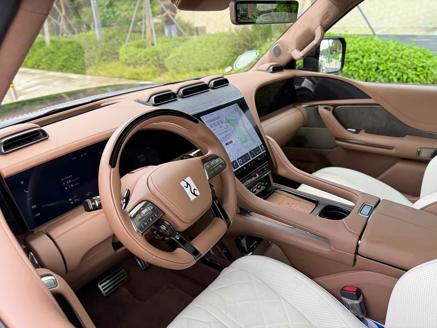 2023 Yangwang U8 Black, 15,000 km, China export – photo 13