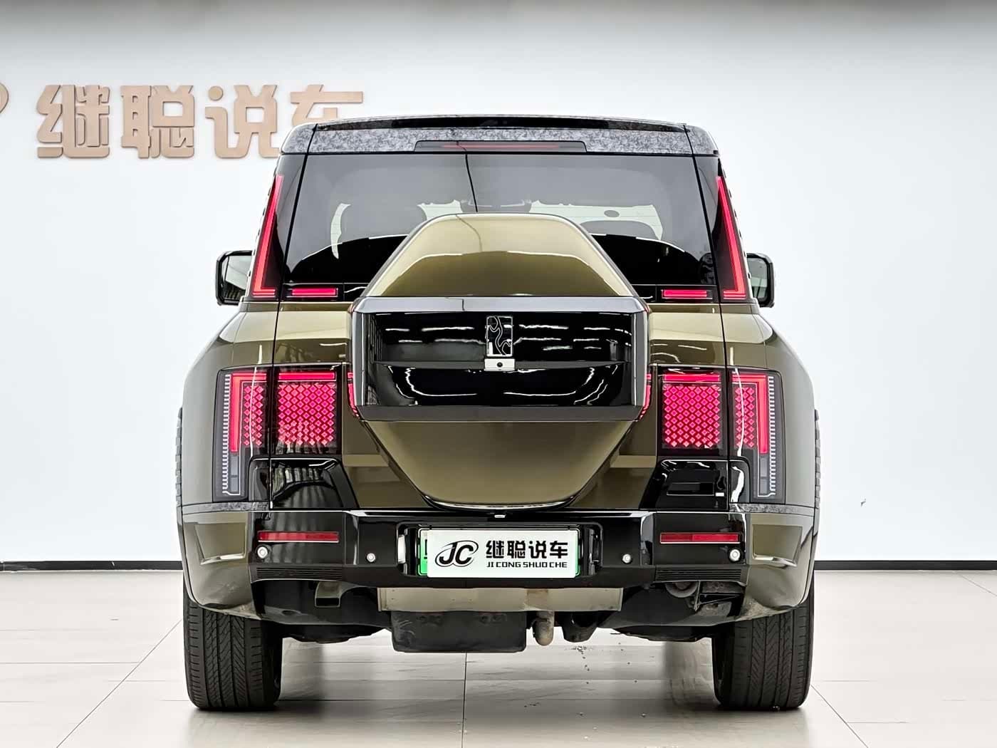 2023 Yangwang U8 Green, 37,000 km, China export – photo 5