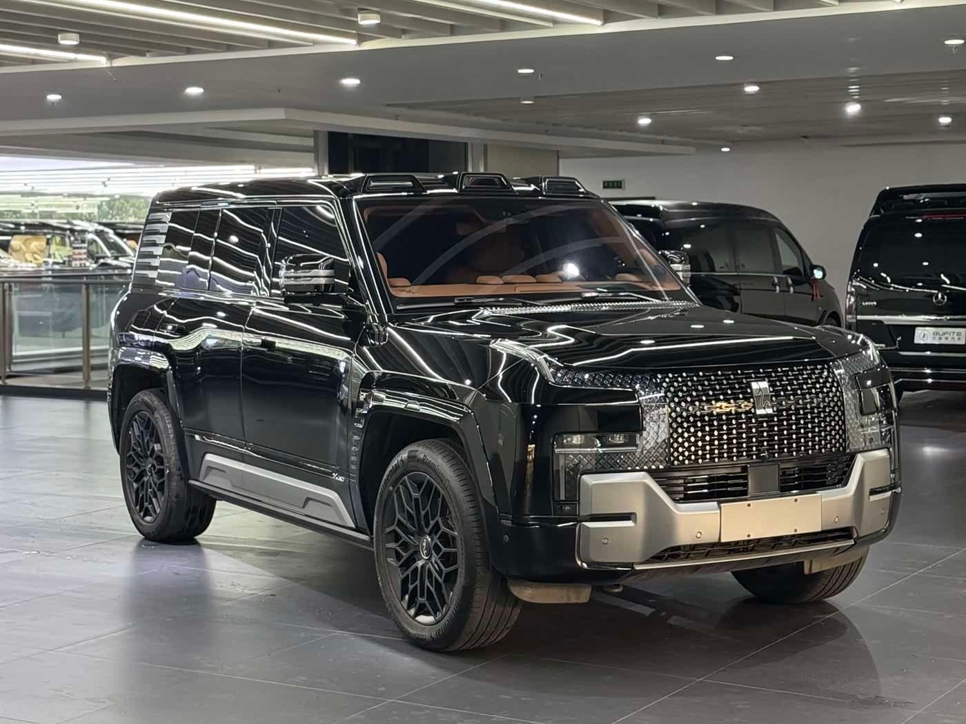 2023 Yangwang U8 Black, 58,000 km, China export – photo 3