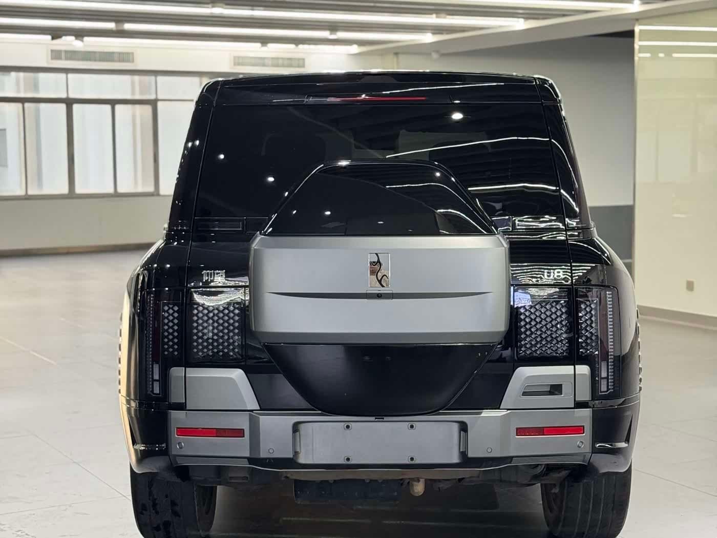 2023 Yangwang U8 Black, 58,000 km, China export – photo 11