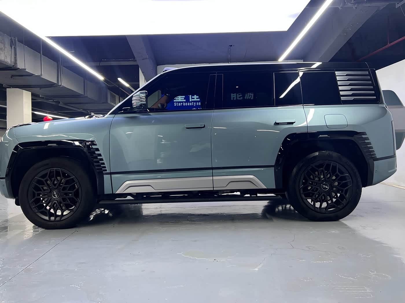 2023 Yangwang U8 Green, 27,900 km, China export – photo 10
