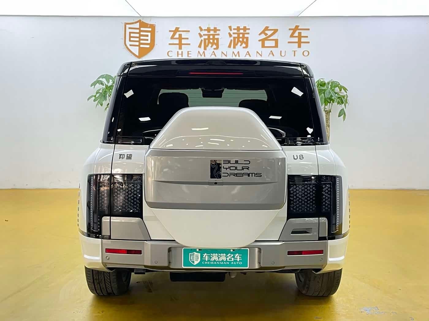 2023 Yangwang U8 White, 16,000 km, China export – photo 12