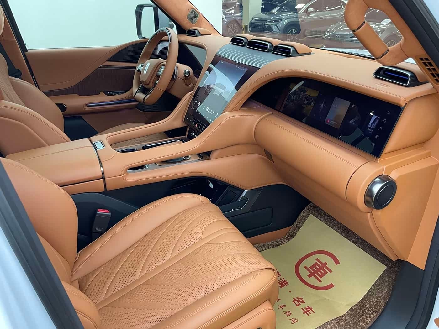 2023 Yangwang U8 White, 16,000 km, China export – photo 5