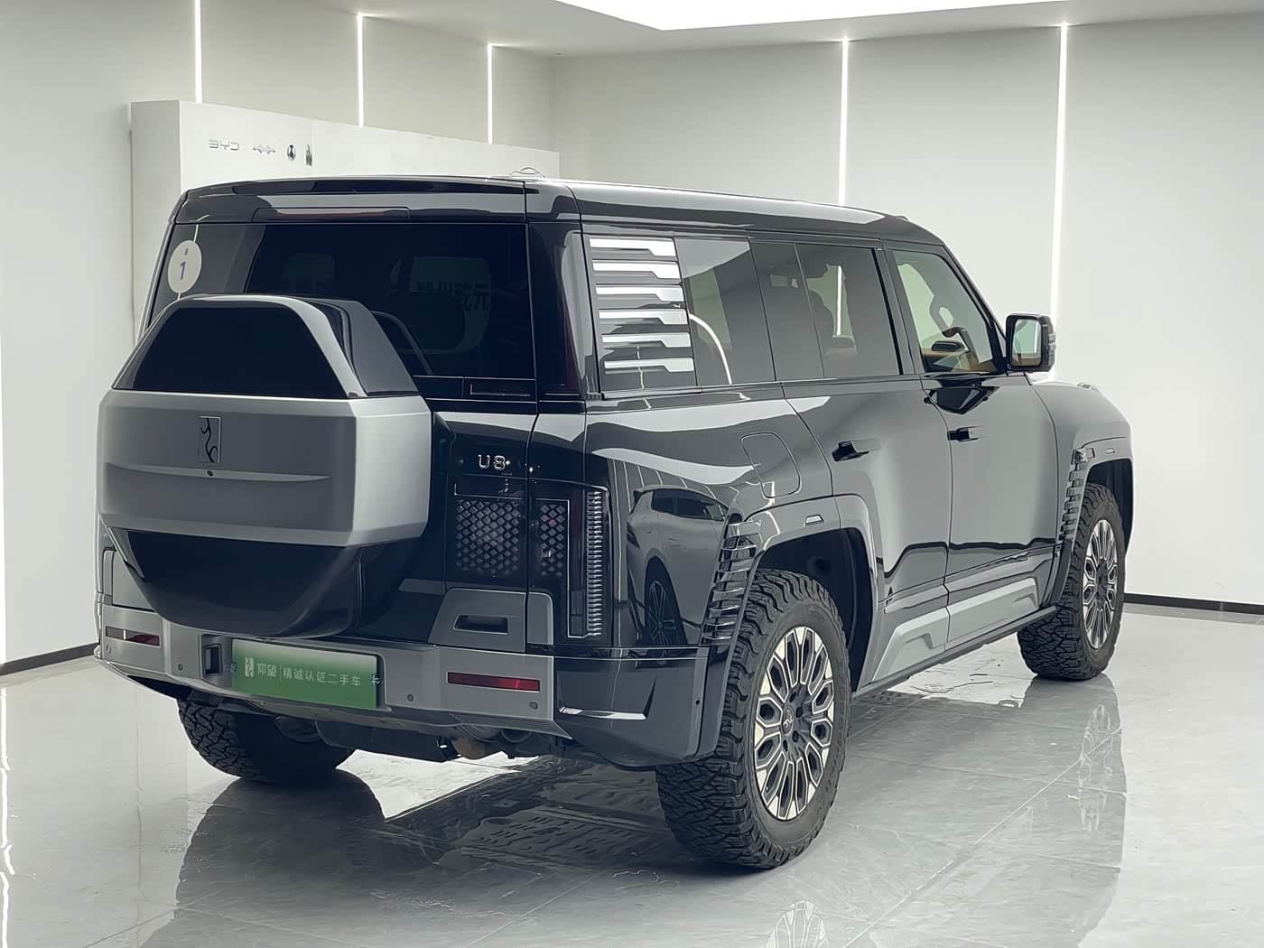 2023 Yangwang U8 Black, 53,000 km, China export – photo 3