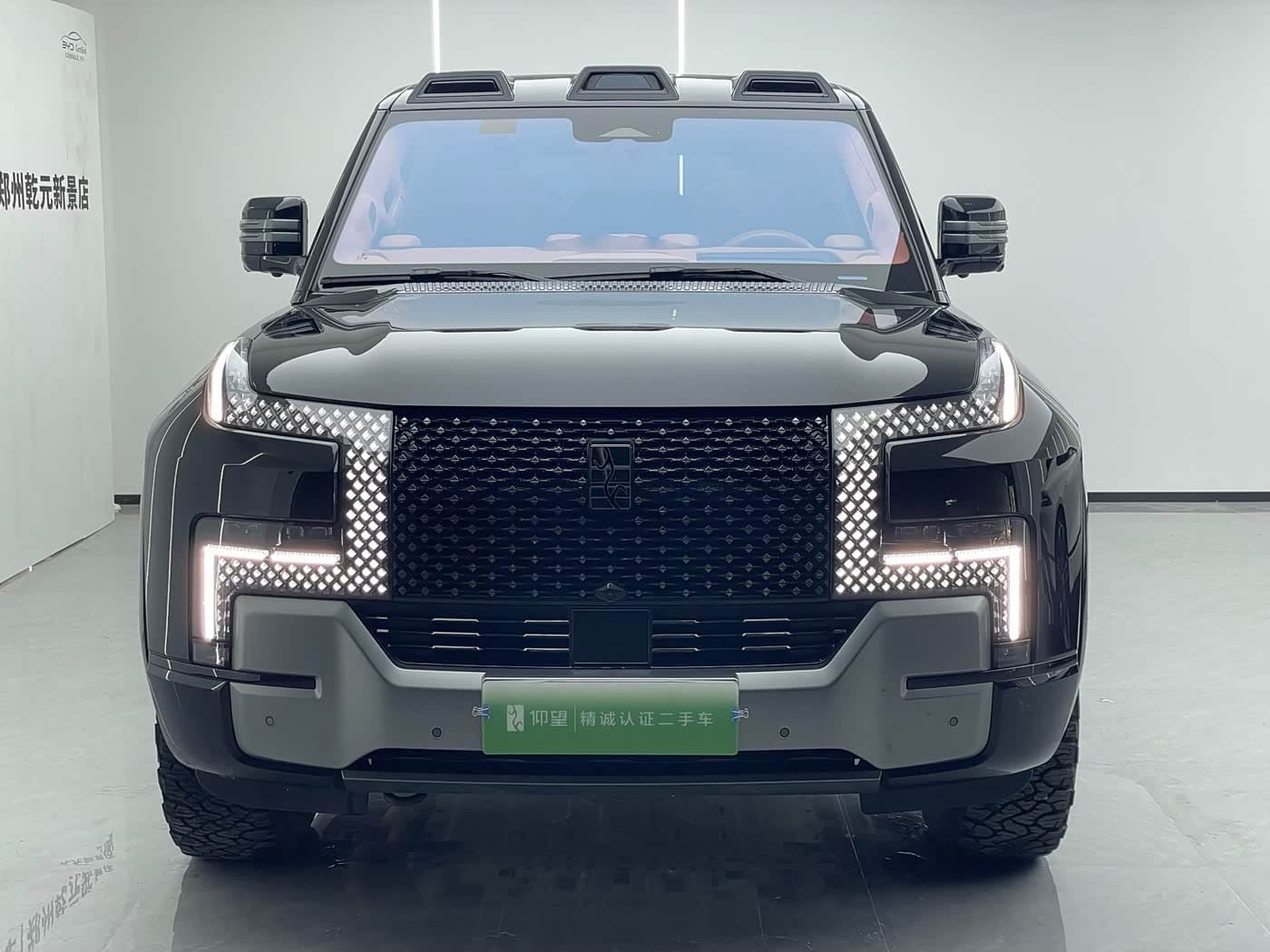 2023 Yangwang U8 Black, 53,000 km, China export – photo 2