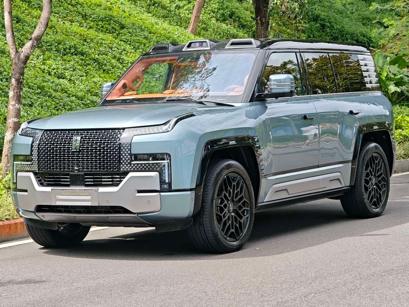 2023 Yangwang U8 Green, 72,000 km, China export – photo 1