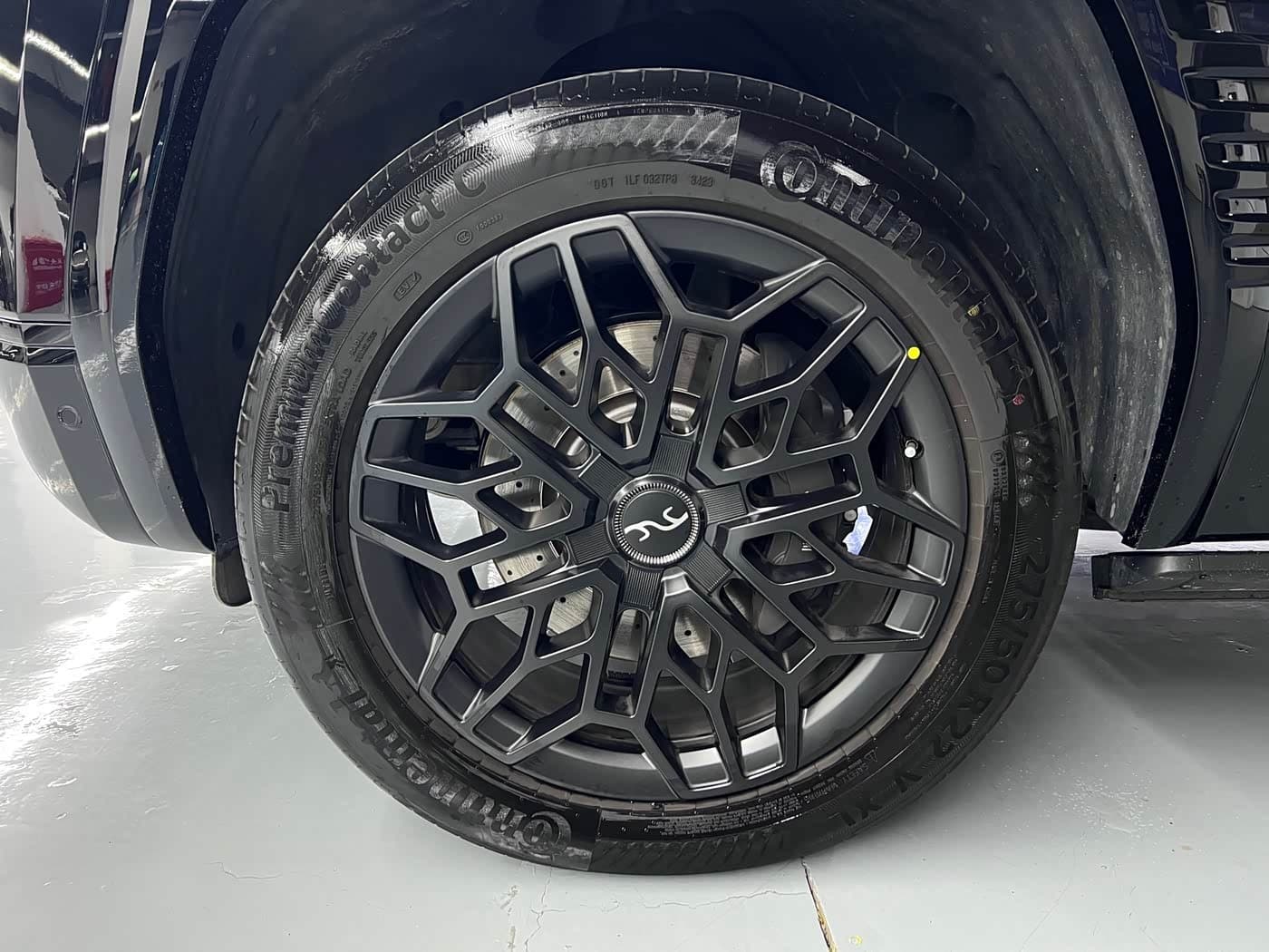 2023 Yangwang U8 Black, 11,100 km, China export – photo 18