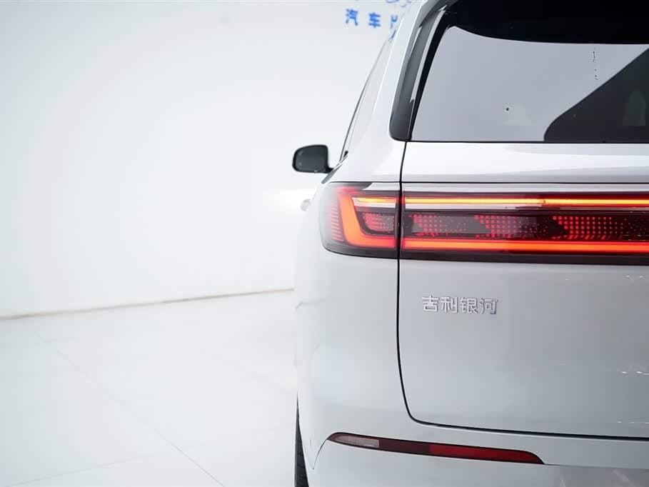2025 Geely Galaxy Galaxy M9 White, 13,000 km, China export – photo 16