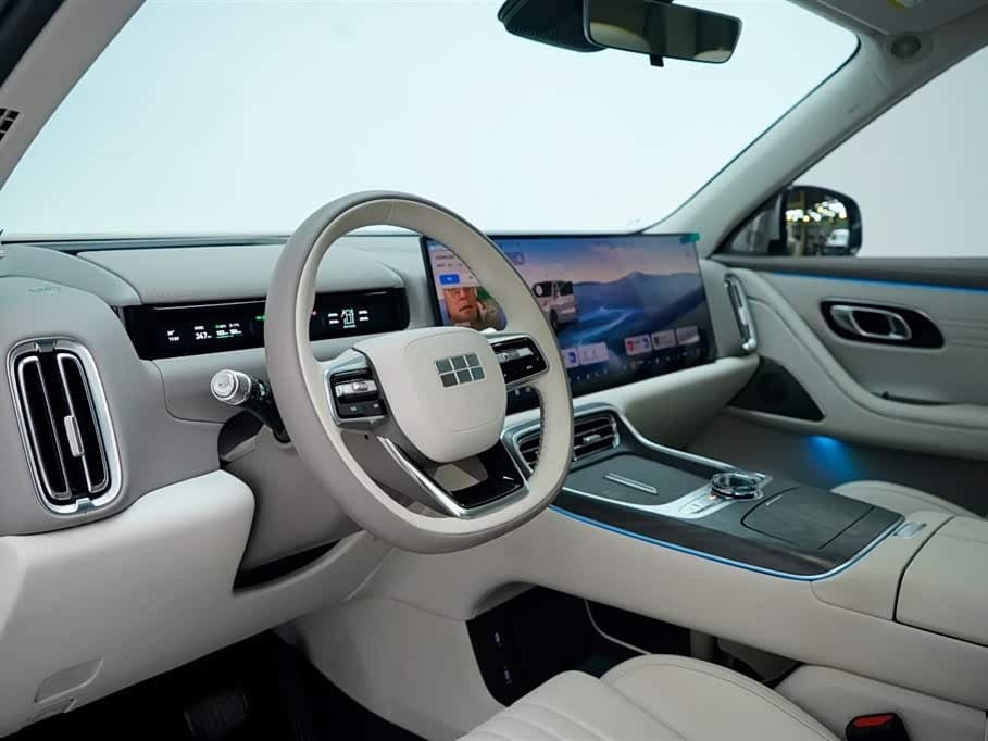 2025 Geely Galaxy Galaxy M9 White, 13,000 km, China export – photo 17