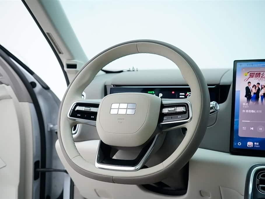 2025 Geely Galaxy Galaxy M9 White, 13,000 km, China export – photo 18