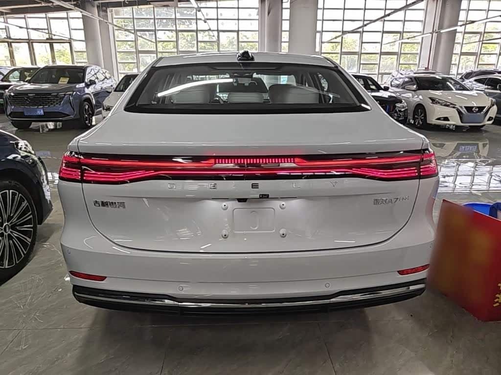 2025 Geely Galaxy Galaxy A7 White, 4,100 km, China export – photo 6