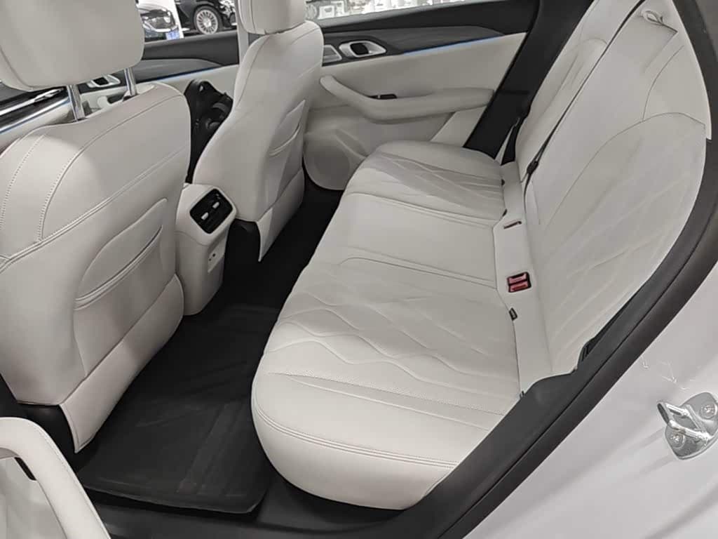 2025 Geely Galaxy Galaxy A7 White, 4,100 km, China export – photo 17