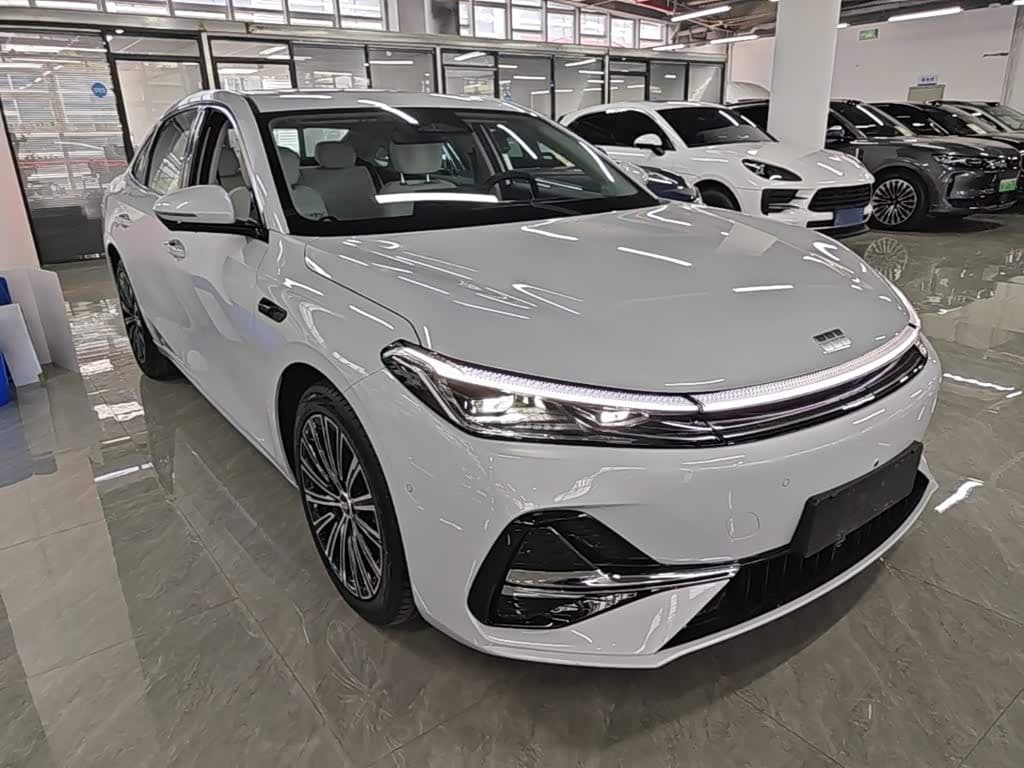 2025 Geely Galaxy Galaxy A7 White, 4,100 km, China export – photo 4