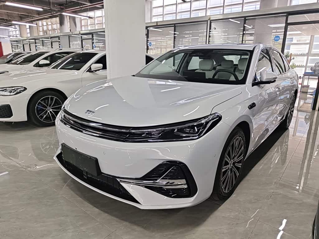 2025 Geely Galaxy Galaxy A7 White, 4,100 km, China export – photo 1