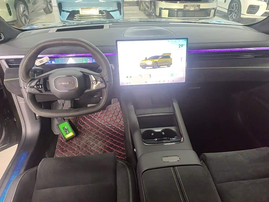 2025 Lynk & Co 10 EM-P Green, 8,300 km, China export – photo 10