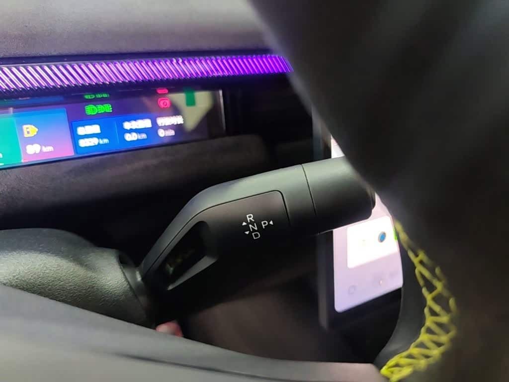 2025 Lynk & Co 10 EM-P Green, 8,300 km, China export – photo 14