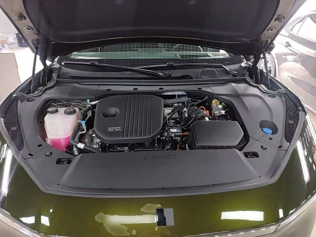2025 Lynk & Co 10 EM-P Green, 8,300 km, China export – photo 20