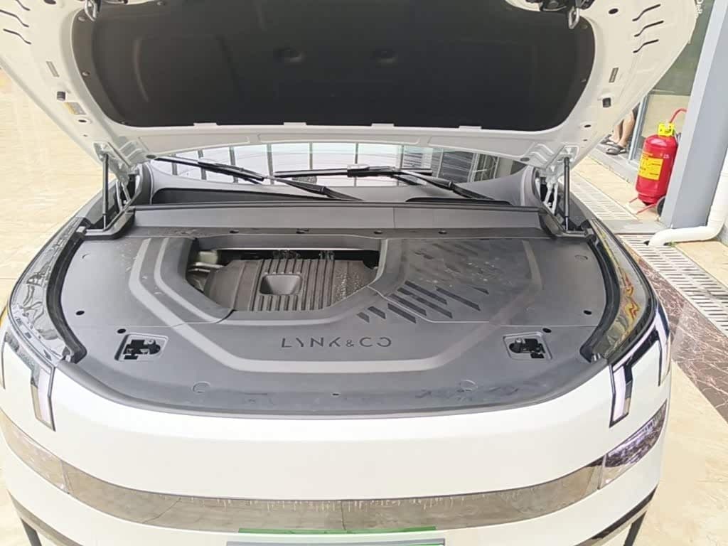 2025 Lynk & Co 900 White, 1,900 km, China export – photo 20