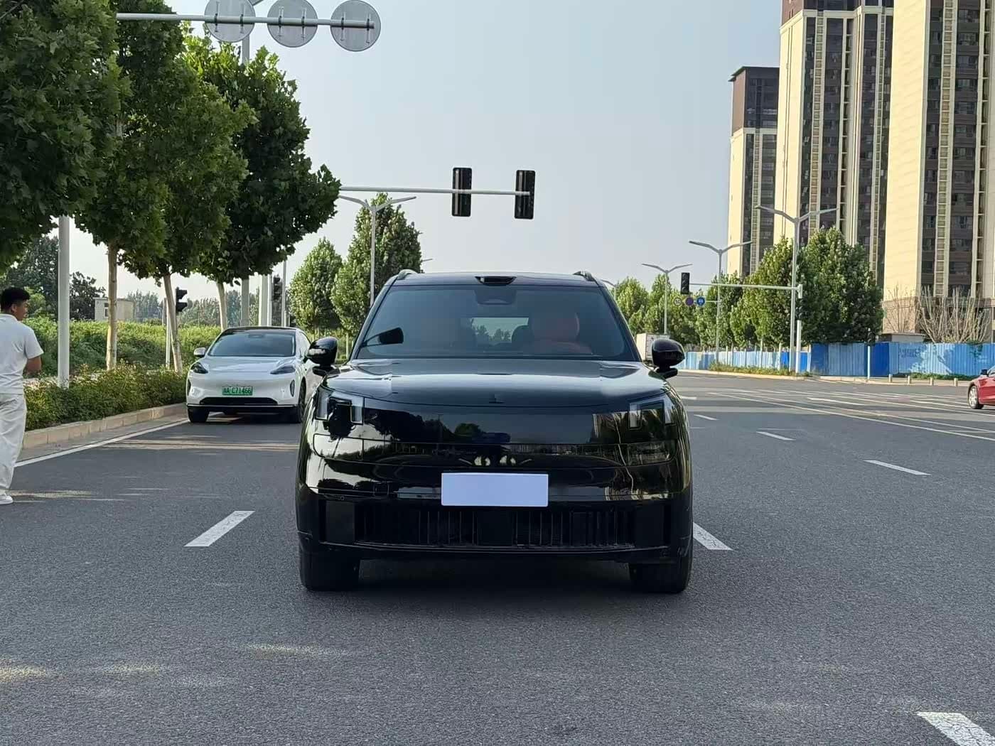 2025 Lynk & Co 900 Black, 10,000 km, China export – photo 2