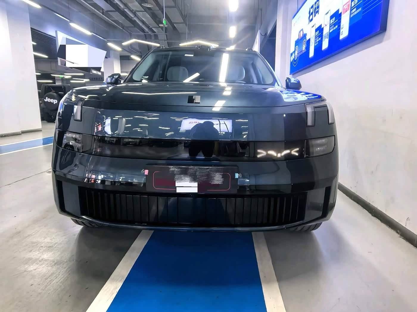 2025 Lynk & Co 900 Blue, 10,000 km, China export – photo 2