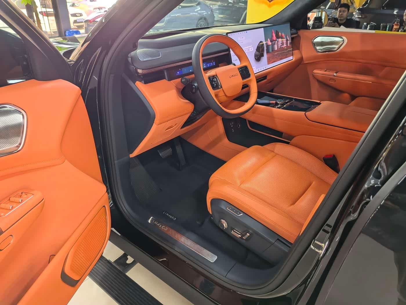 2025 Lynk & Co 900 Black, 32,000 km, China export – photo 4