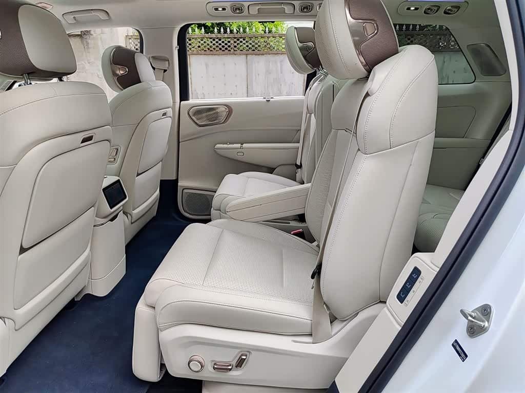 2025 Lynk & Co 900 White, 5,000 km, China export – photo 8