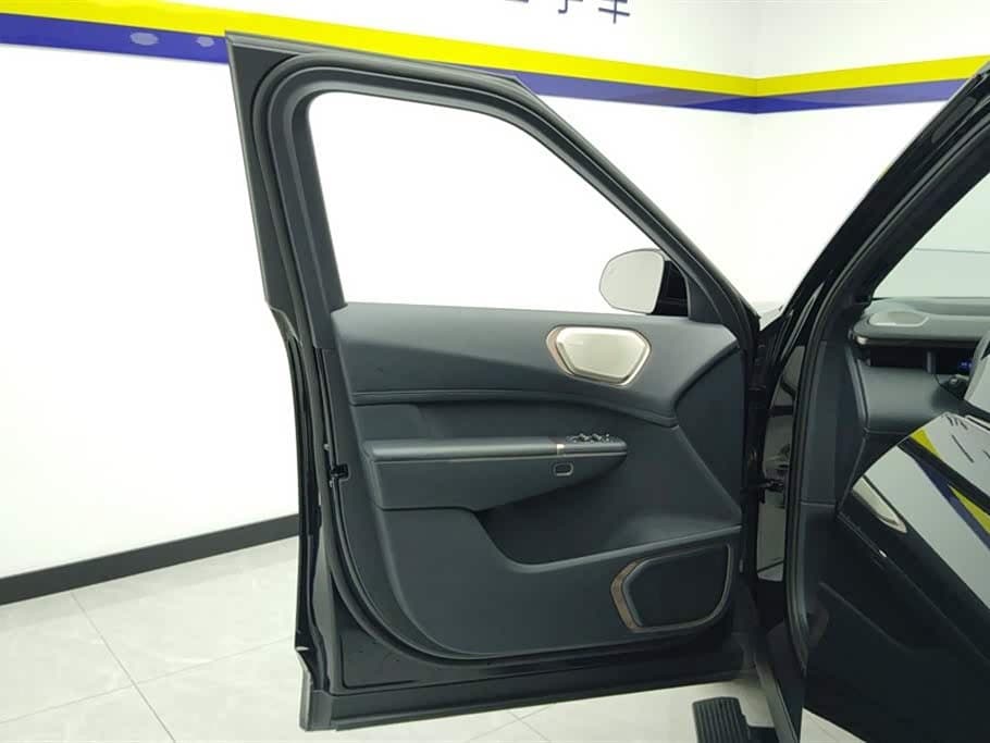 2025 Lynk & Co 900 Black, 24,700 km, China export – photo 7
