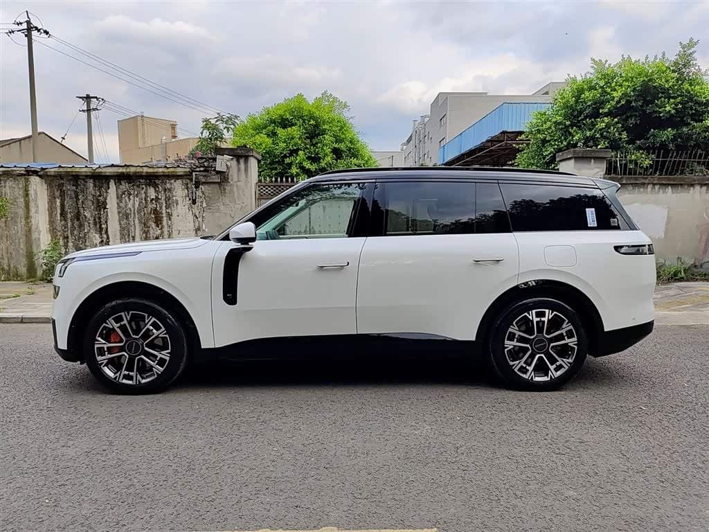 2025 Lynk & Co 900 White, 5,000 km, China export – photo 3