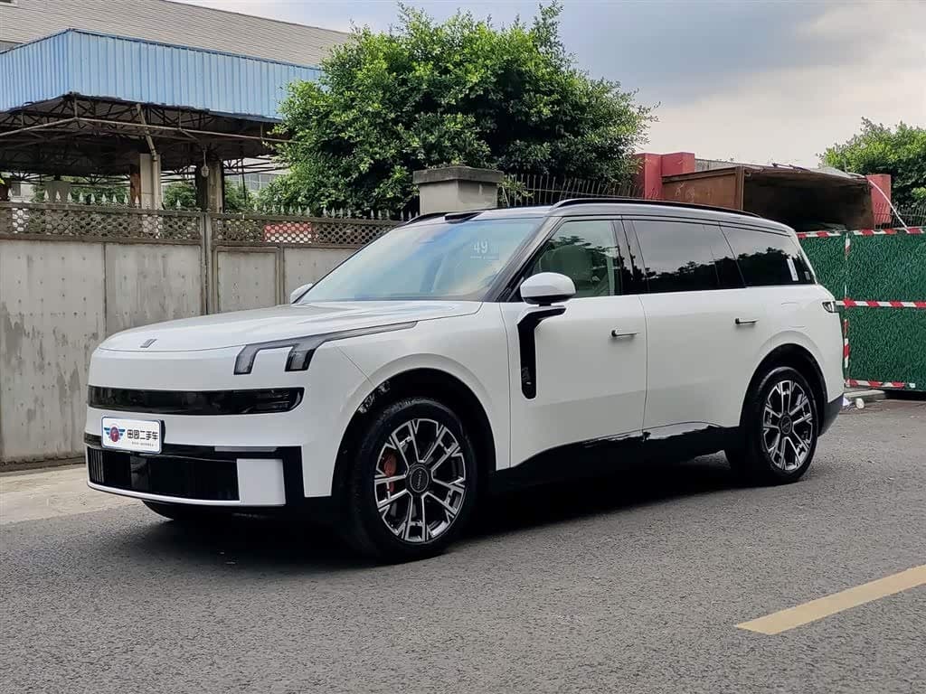 2025 Lynk & Co 900 White, 5,000 km, China export – photo 1
