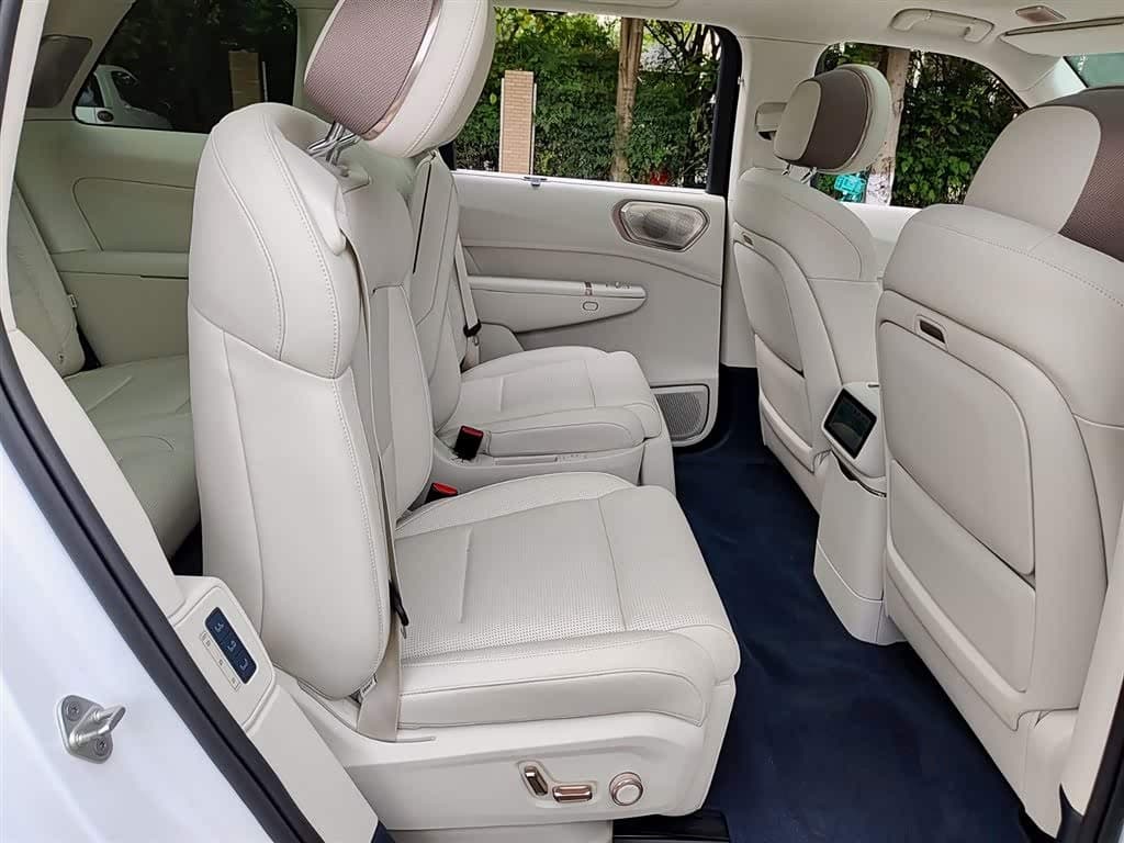 2025 Lynk & Co 900 White, 5,000 km, China export – photo 11