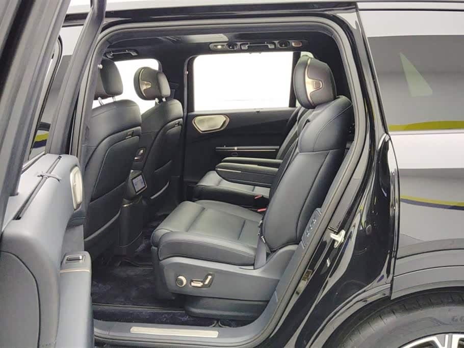 2025 Lynk & Co 900 Black, 24,700 km, China export – photo 11