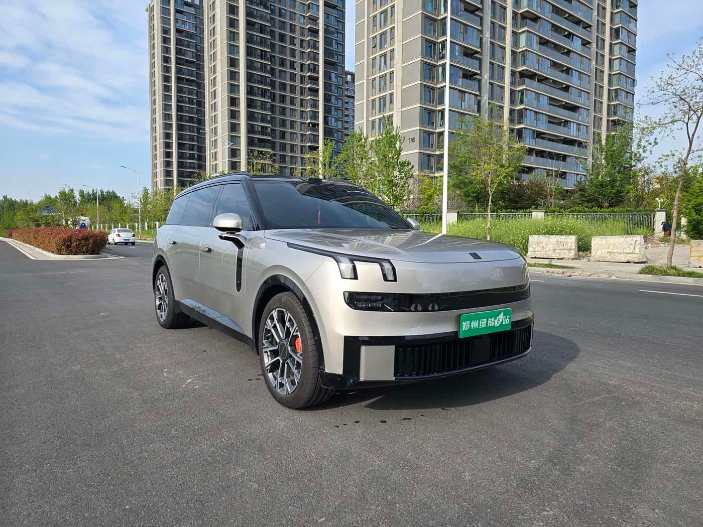 2025 Lynk & Co 900 Silbergrau, 10,000 km, China export – photo 3