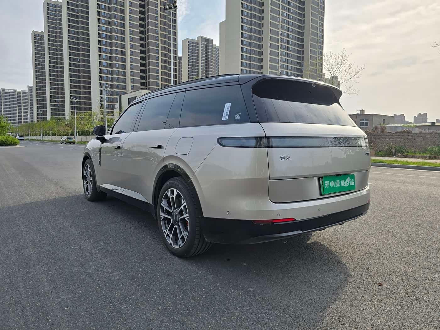 2025 Lynk & Co 900 Silbergrau, 10,000 km, China export – photo 7