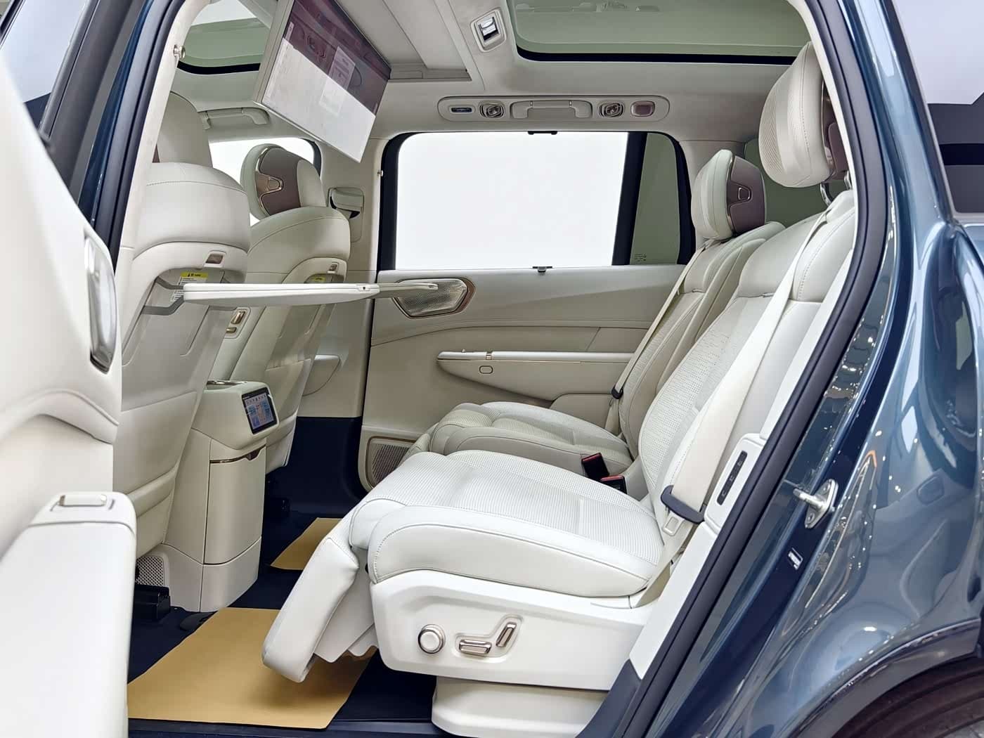 2025 Lynk & Co 900 Green, 35,000 km, China export – photo 9