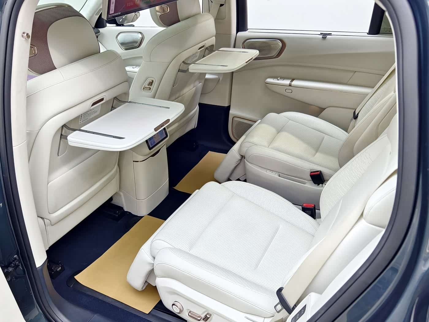 2025 Lynk & Co 900 Green, 35,000 km, China export – photo 8