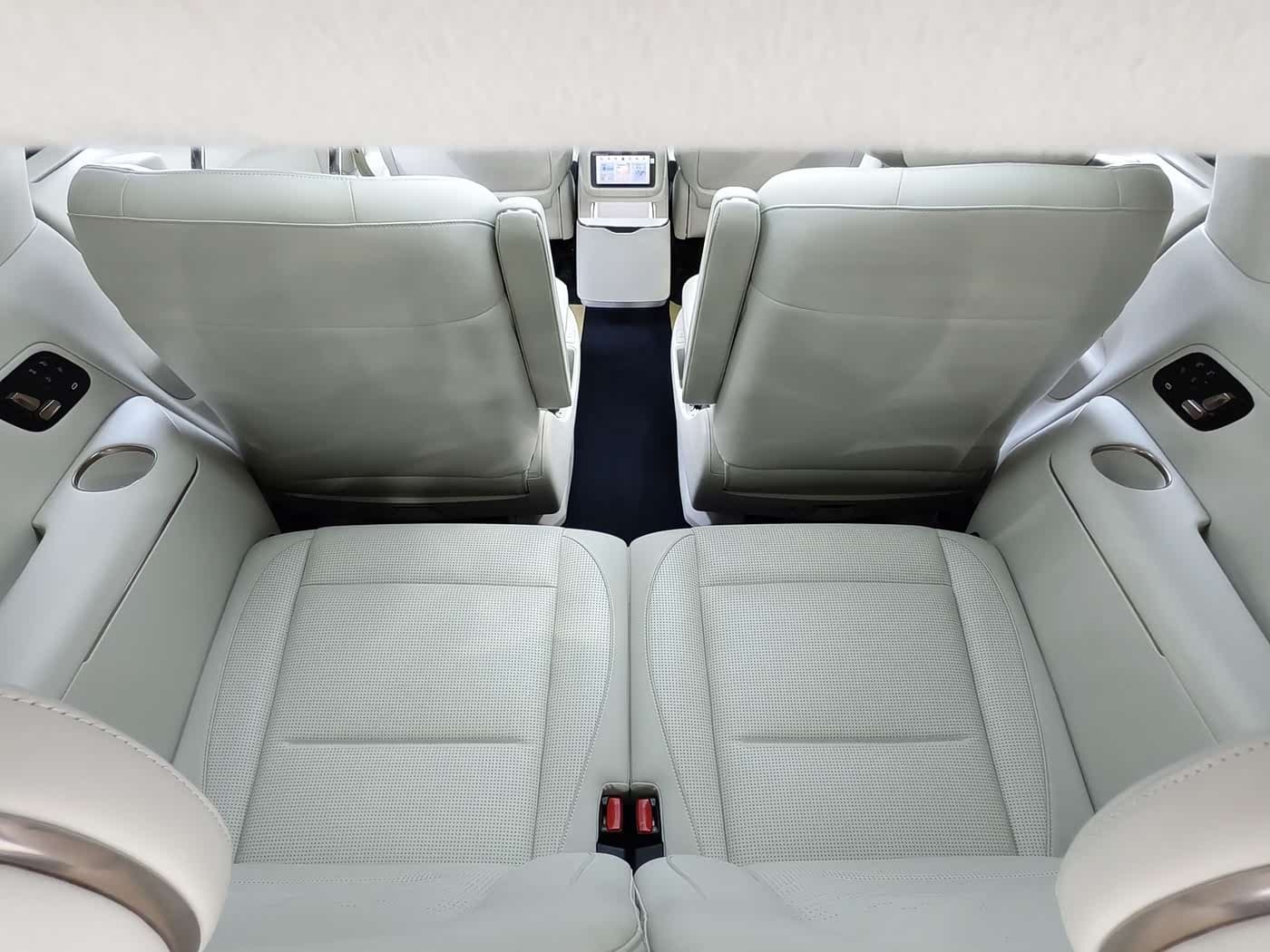 2025 Lynk & Co 900 Green, 35,000 km, China export – photo 12