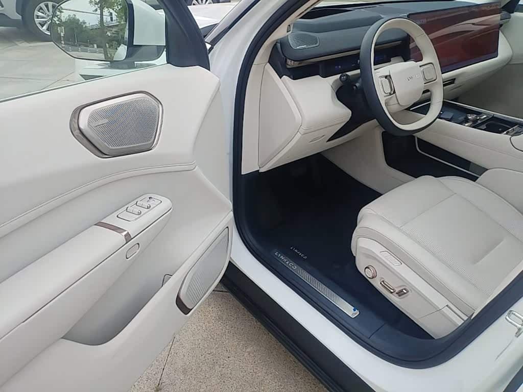 2025 Lynk & Co 900 White, 900 km, China export – photo 16