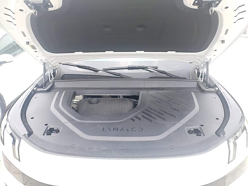 2025 Lynk & Co 900 White, 900 km, China export – photo 20