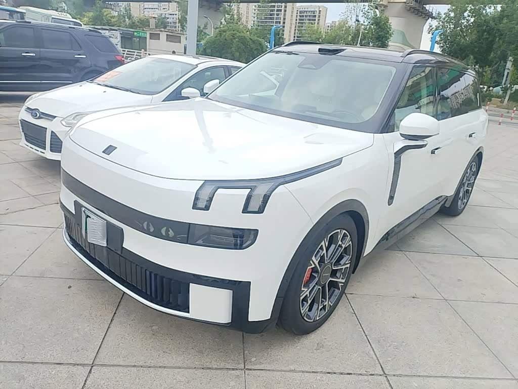 2025 Lynk & Co 900 White, 900 km, China export – photo 1