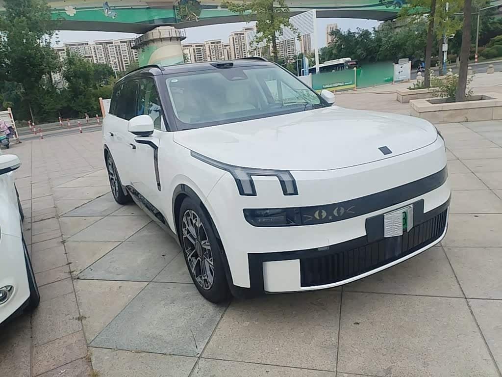 2025 Lynk & Co 900 White, 900 km, China export – photo 4