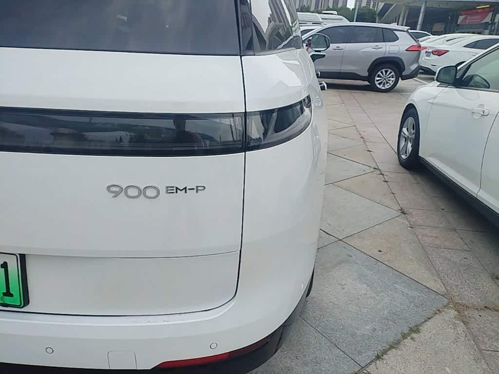 2025 Lynk & Co 900 White, 900 km, China export – photo 8