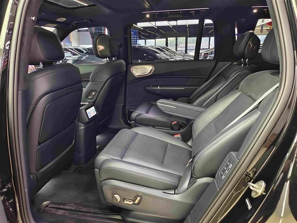 2025 Lynk & Co 900 Black, 15,000 km, China export – photo 11