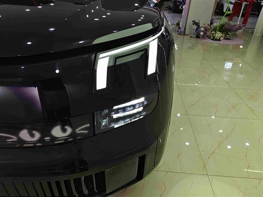 2025 Lynk & Co 900 Black, 15,000 km, China export – photo 9