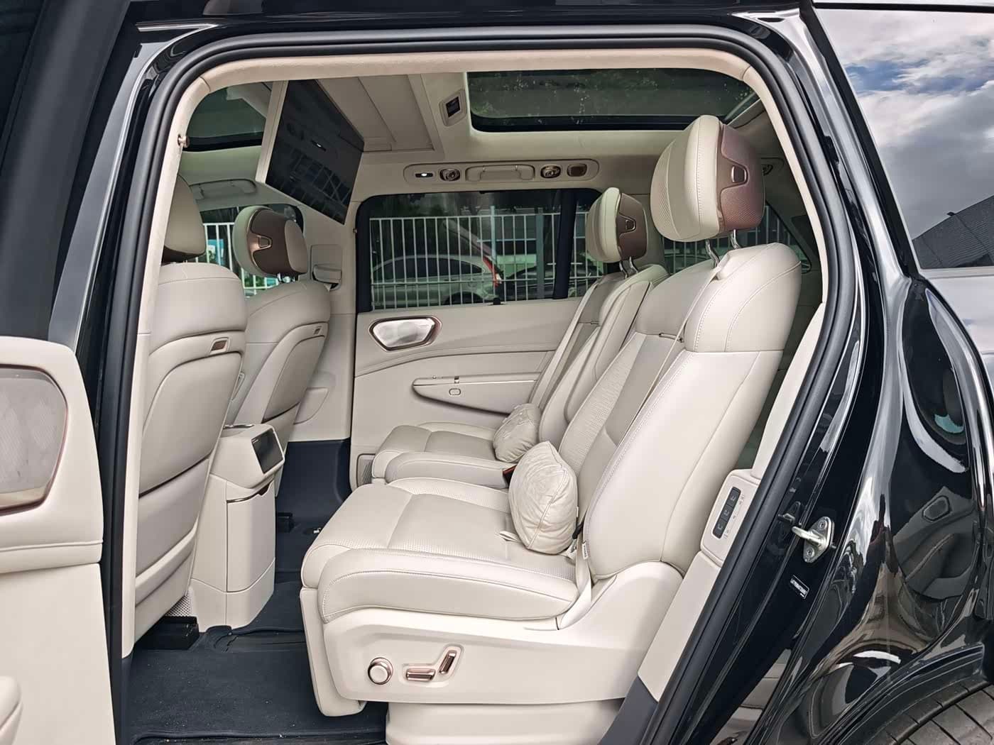 2025 Lynk & Co 900 Black, 20,000 km, China export – photo 10