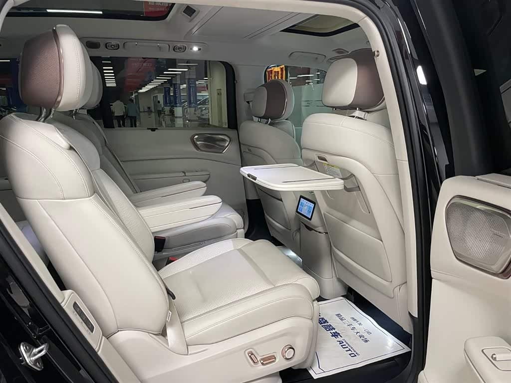 2025 Lynk & Co 900 Black, 9,400 km, China export – photo 19